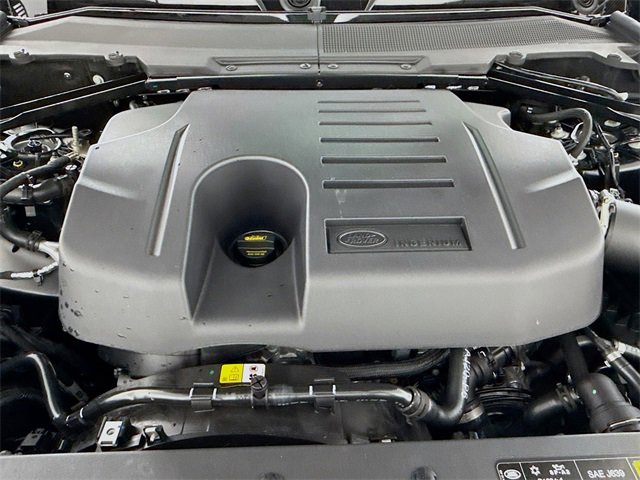 New 2026 Land Rover Defender 130 X-Dynamic SE image 33