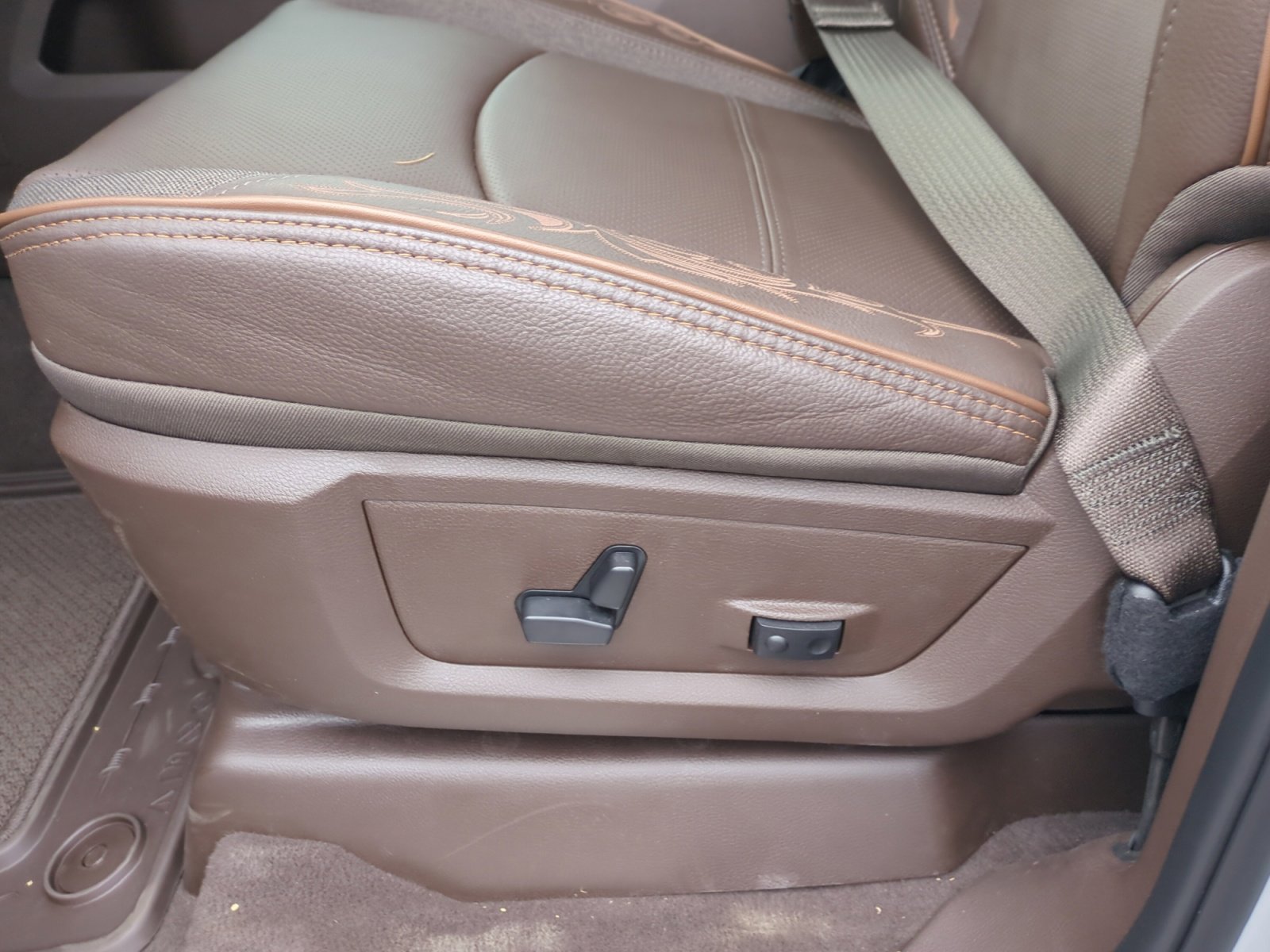 New 2026 RAM 2500 Limited image 14