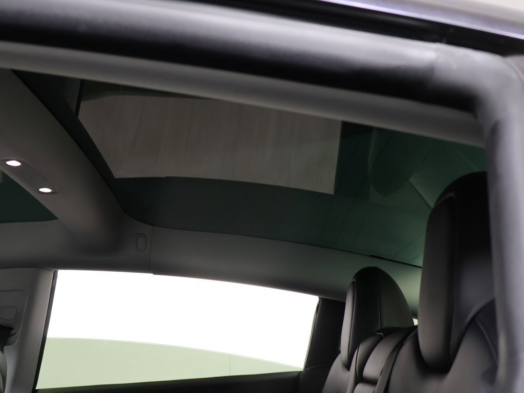 Used 2023 Tesla Model 3 Standard Range image 19