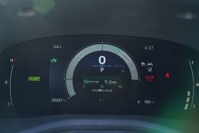 Used 2025 Toyota Camry SE w/ Multimedia Upgrade Package image 30