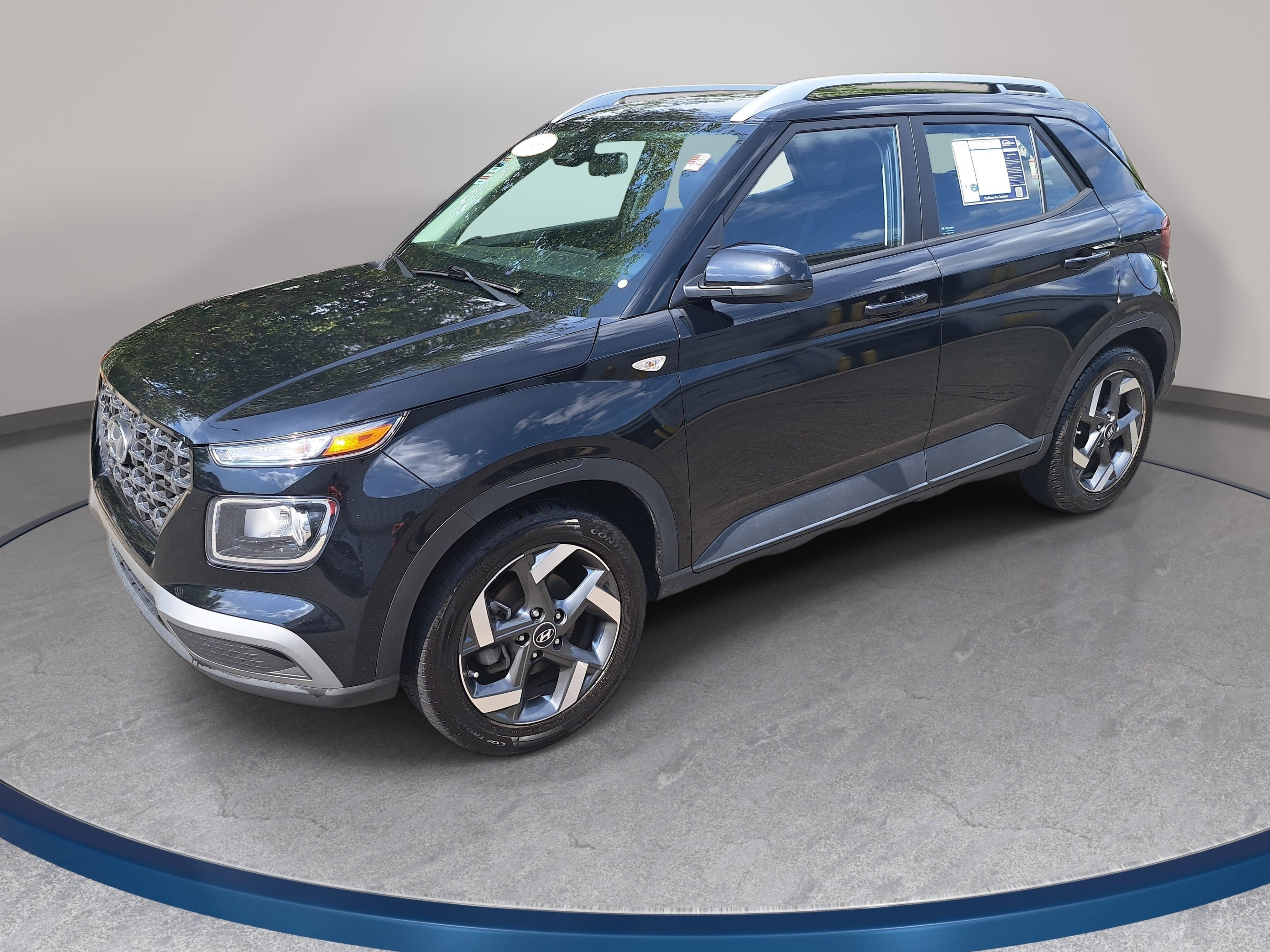 Used 2023 Hyundai Venue SEL FWD image 1