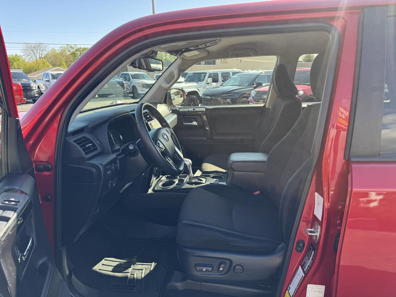 Used 2022 Toyota 4Runner TRD Off-Road AWD/4WD image 7