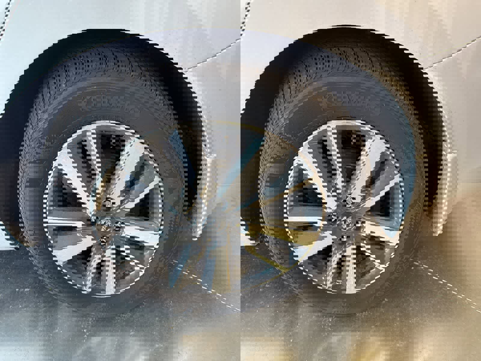 Used 2025 Nissan Versa SV w/ Trunk Package image 11