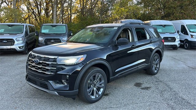 New 2026 Ford Explorer Active w/ Active Comfort Package image 2