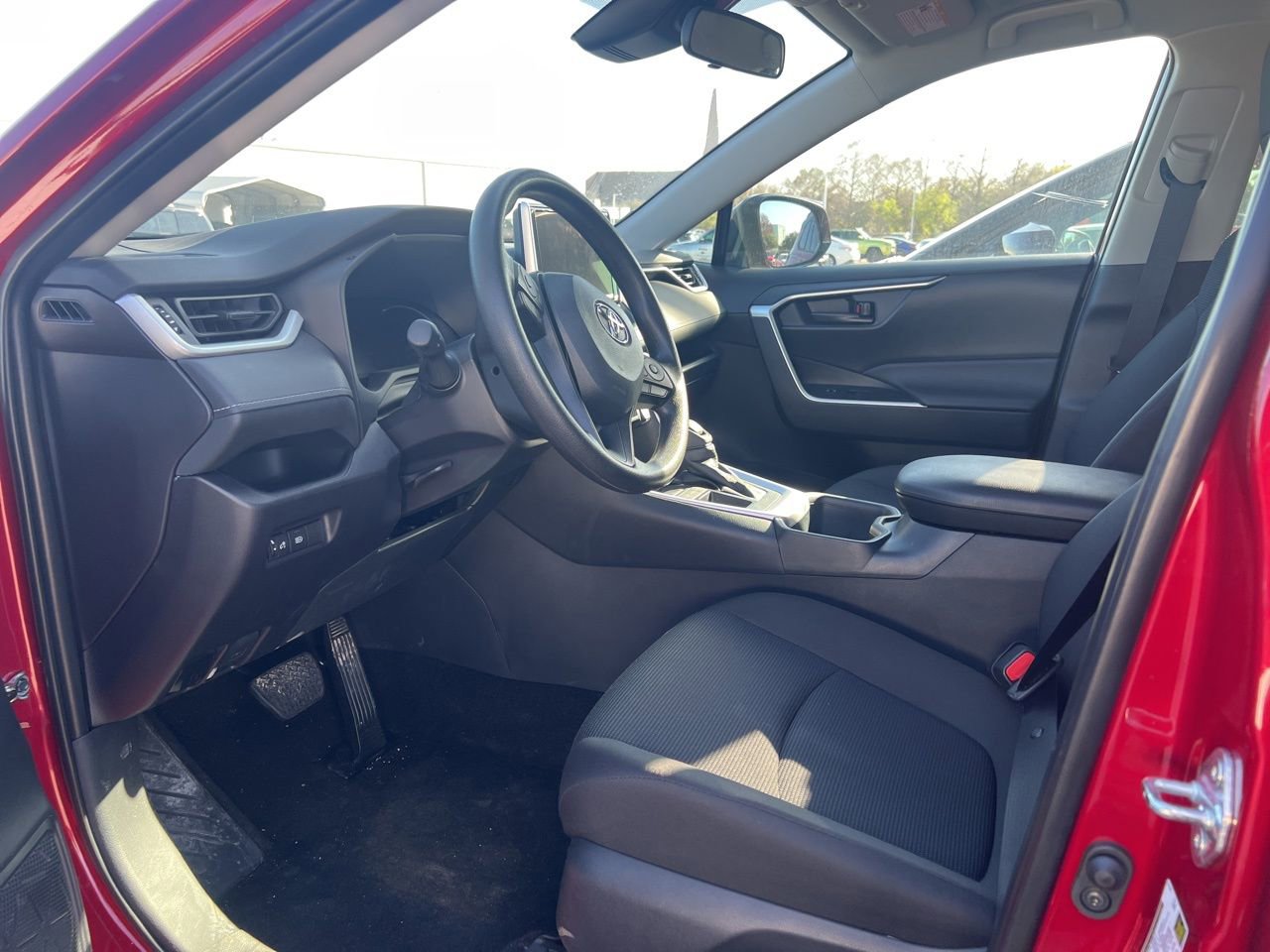 Used 2025 Toyota RAV4 LE image 8