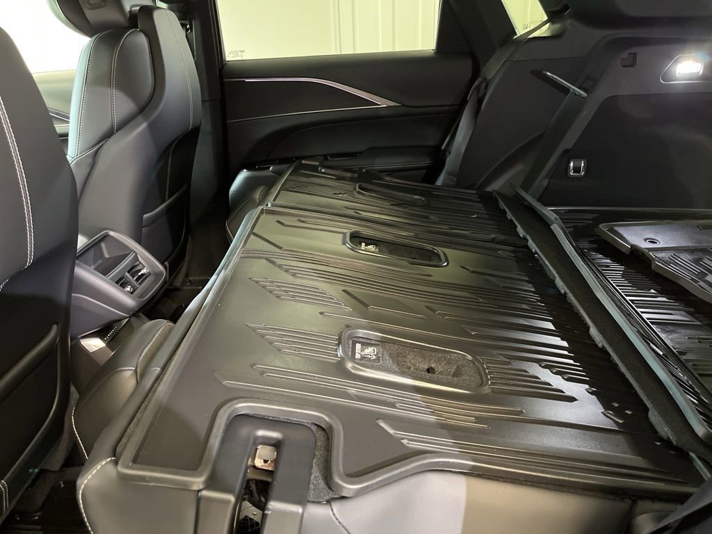 Certified 2024 Cadillac Lyriq Sport AWD/4WD image 17