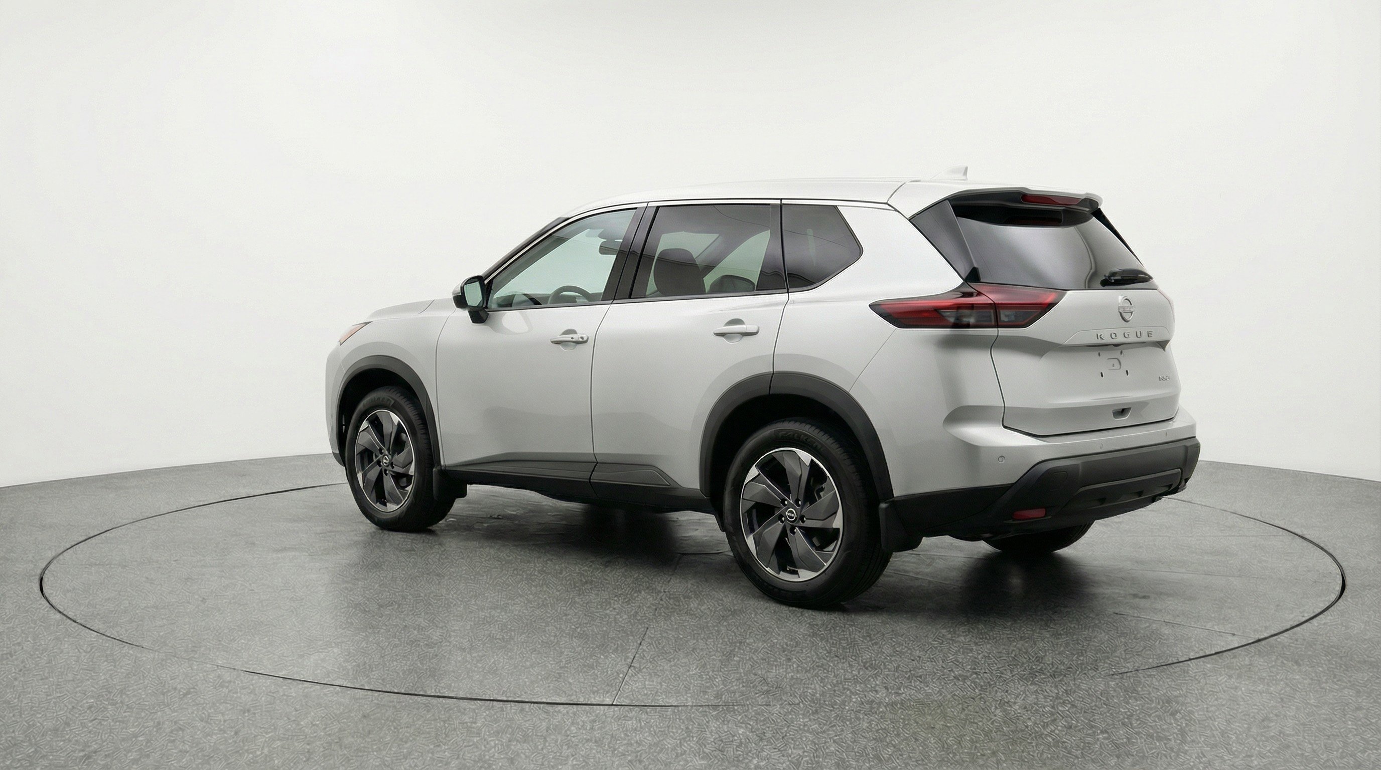 Used 2025 Nissan Rogue SV image 6