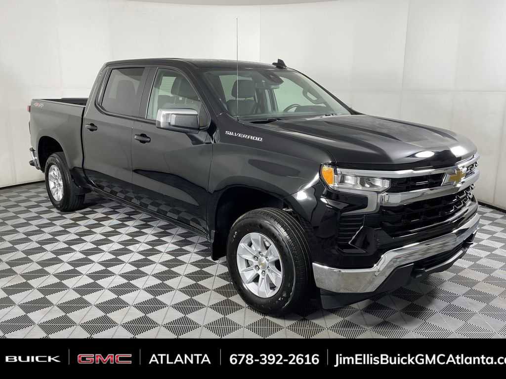 Used 2025 Chevrolet Silverado 1500 LT image 1