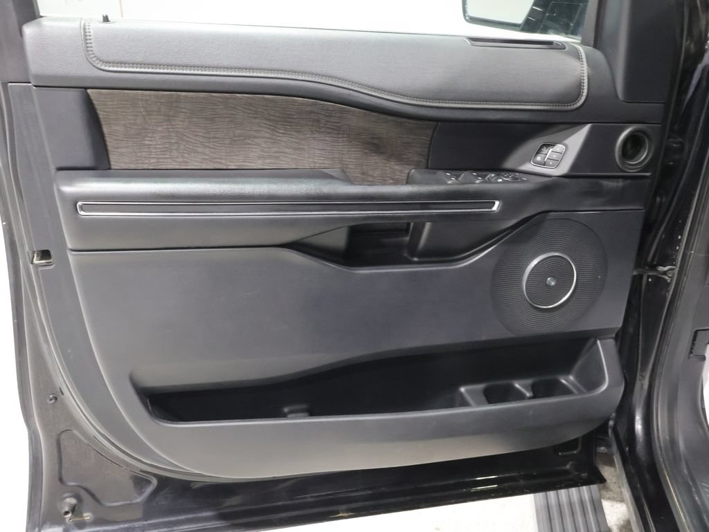 Used 2019 Ford Expedition Max Limited AWD/4WD image 13