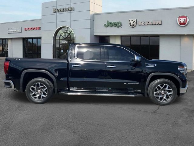 Used 2023 GMC Sierra 1500 SLT w/ SLT Premium Package AWD/4WD image 8