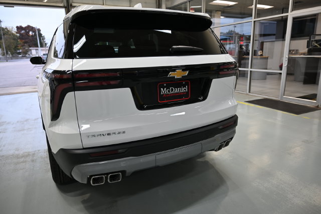 New 2027 Chevrolet Traverse LT w/ LPO, Floor Liner Package FWD image 6