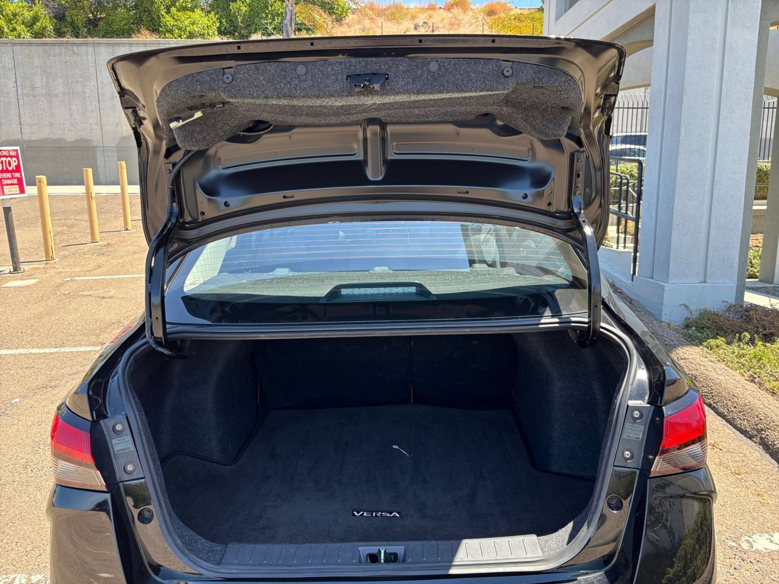 Used 2025 Nissan Versa SV FWD image 28