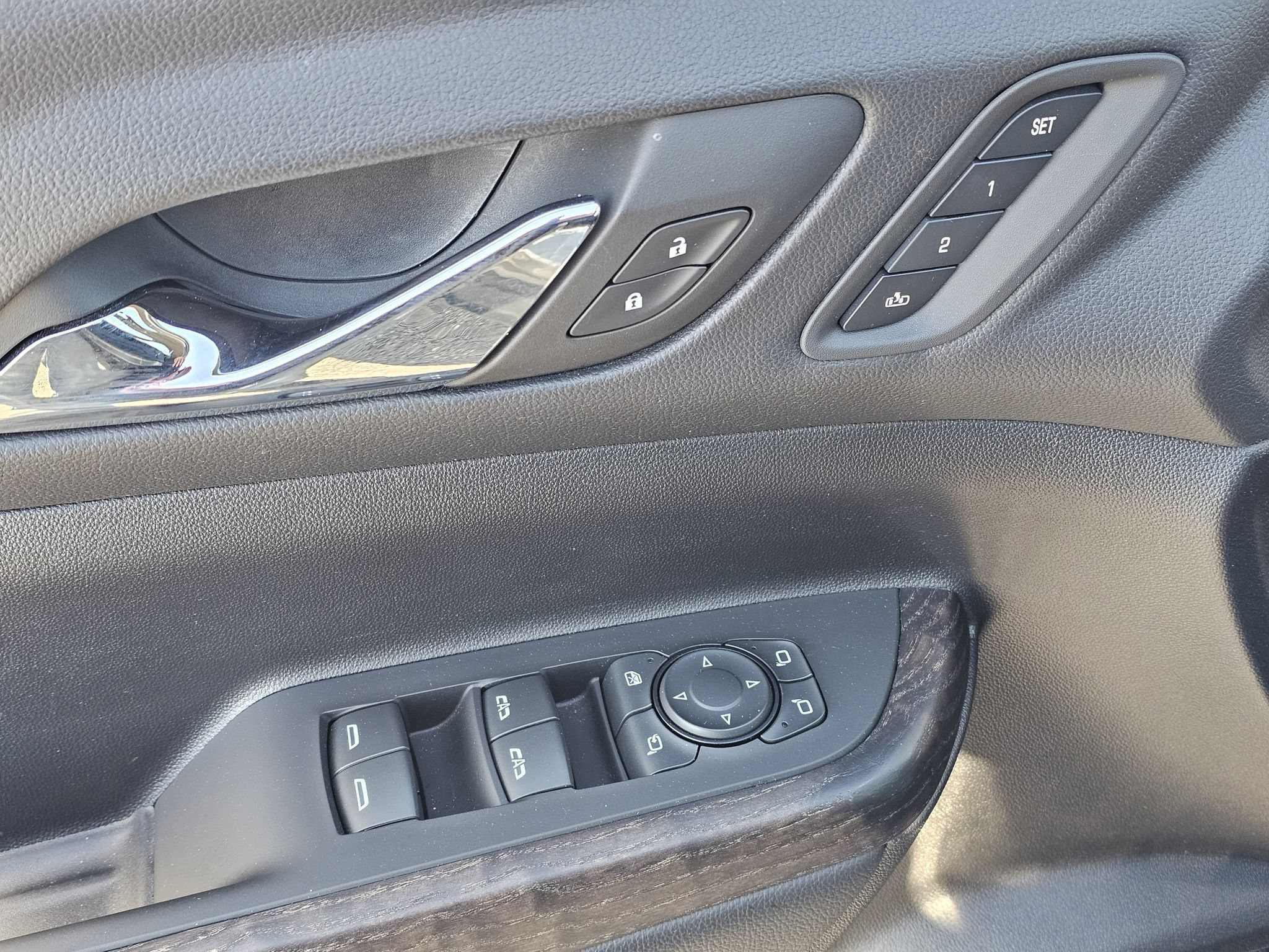 Used 2023 GMC Acadia Denali w/ Denali Technology Package FWD image 15