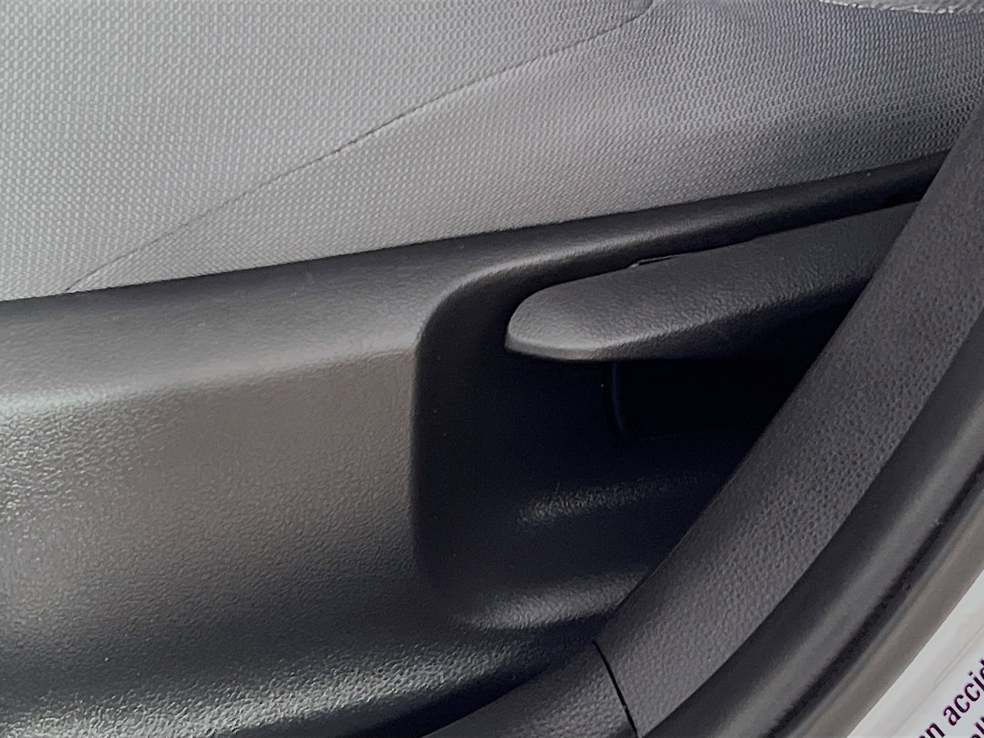 Used 2025 Toyota Corolla SE w/ Convenience Package image 16