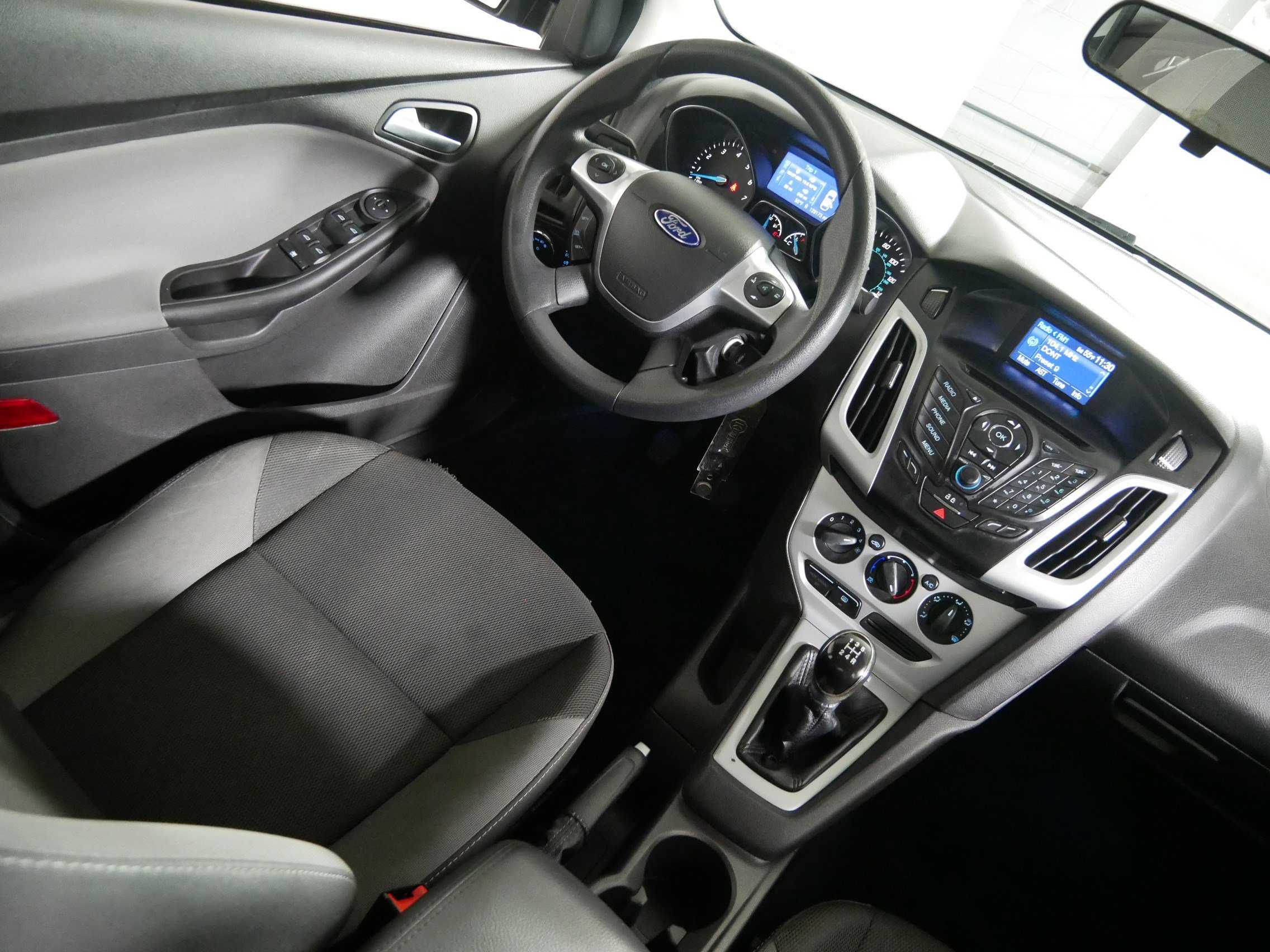 Used 2014 Ford Focus SE image 9