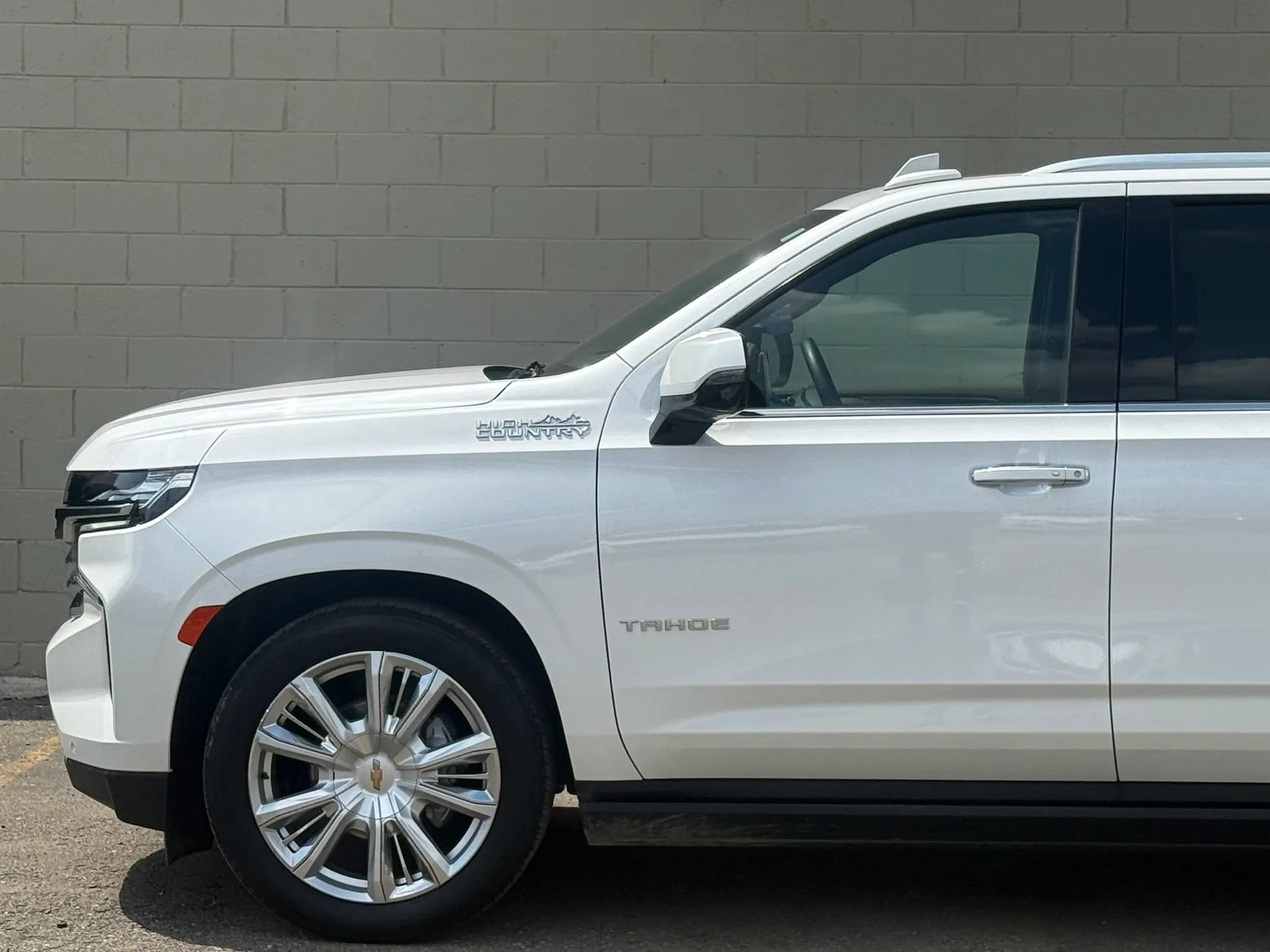 Used 2024 Chevrolet Tahoe High Country AWD/4WD image 5