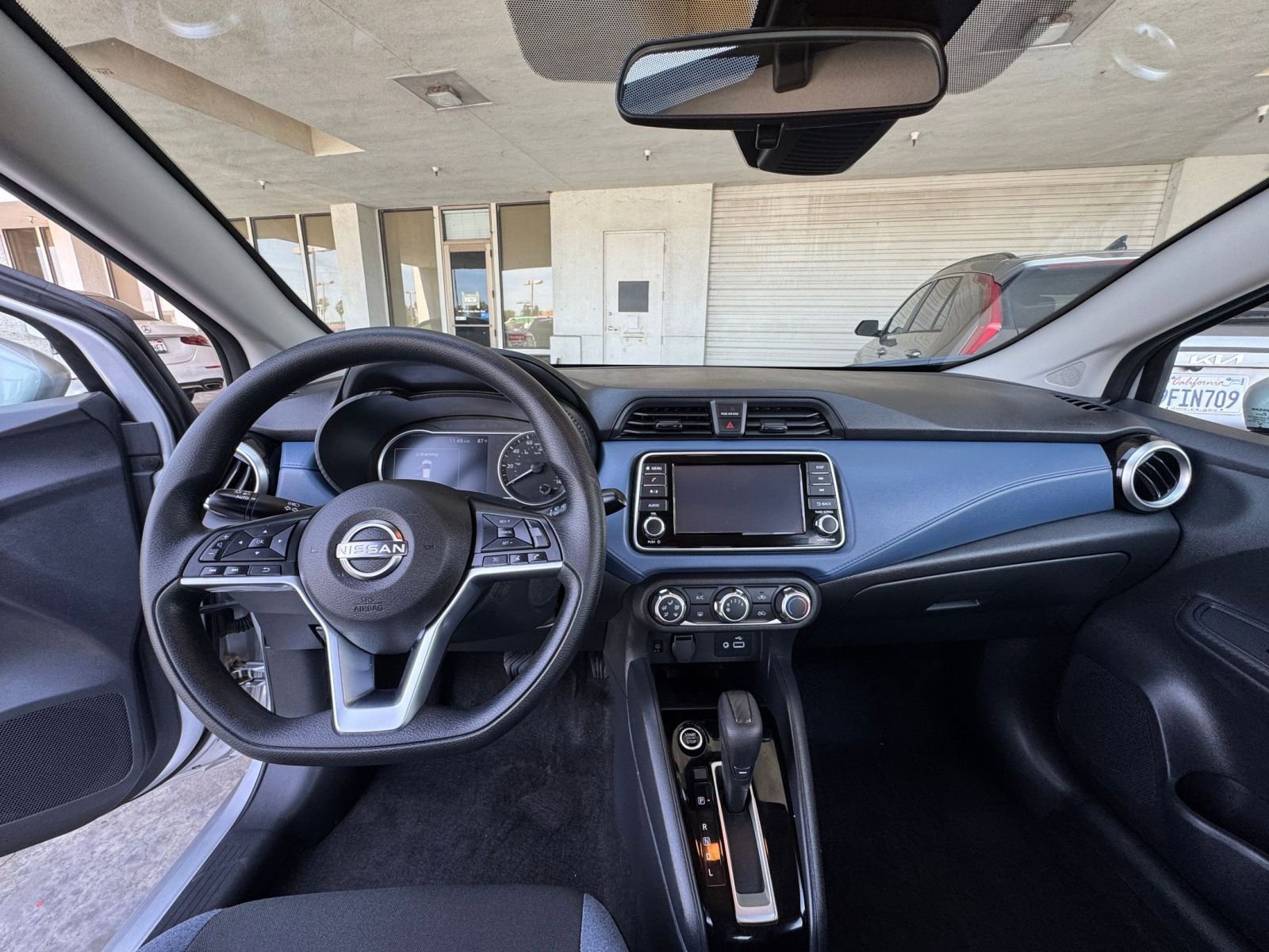 Used 2025 Nissan Versa SV image 34