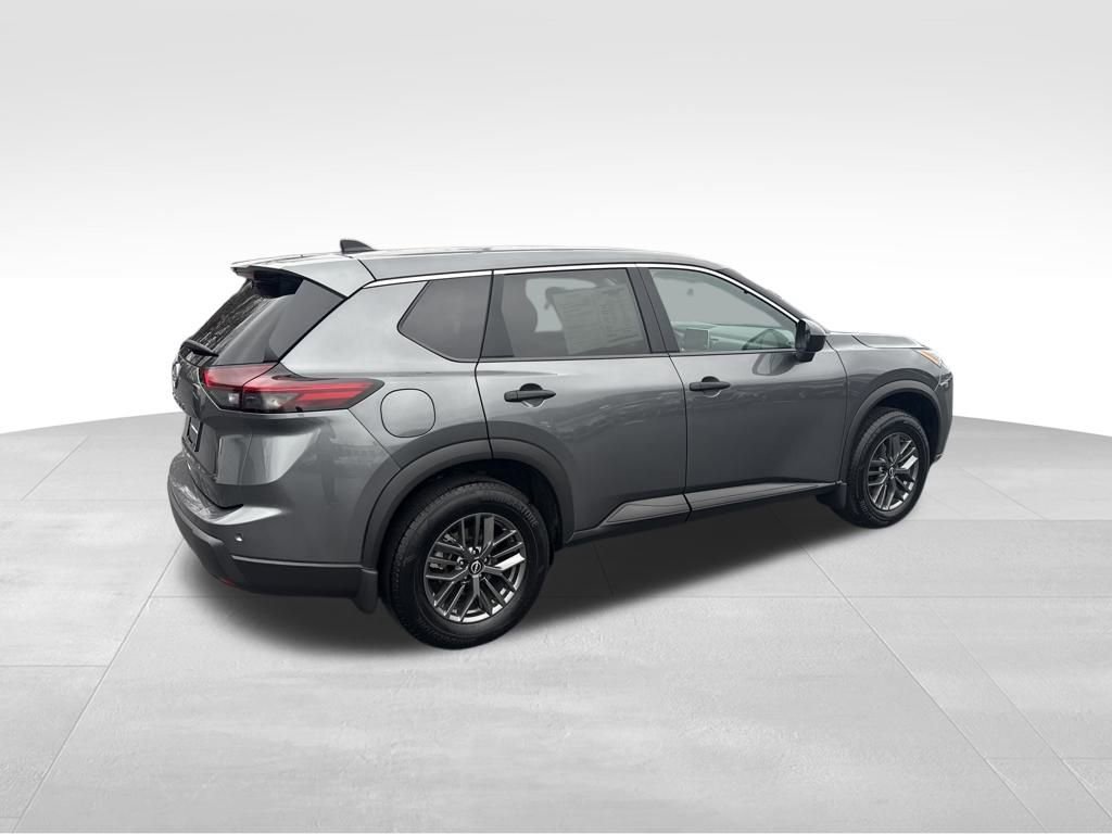 Used 2025 Nissan Rogue S image 7