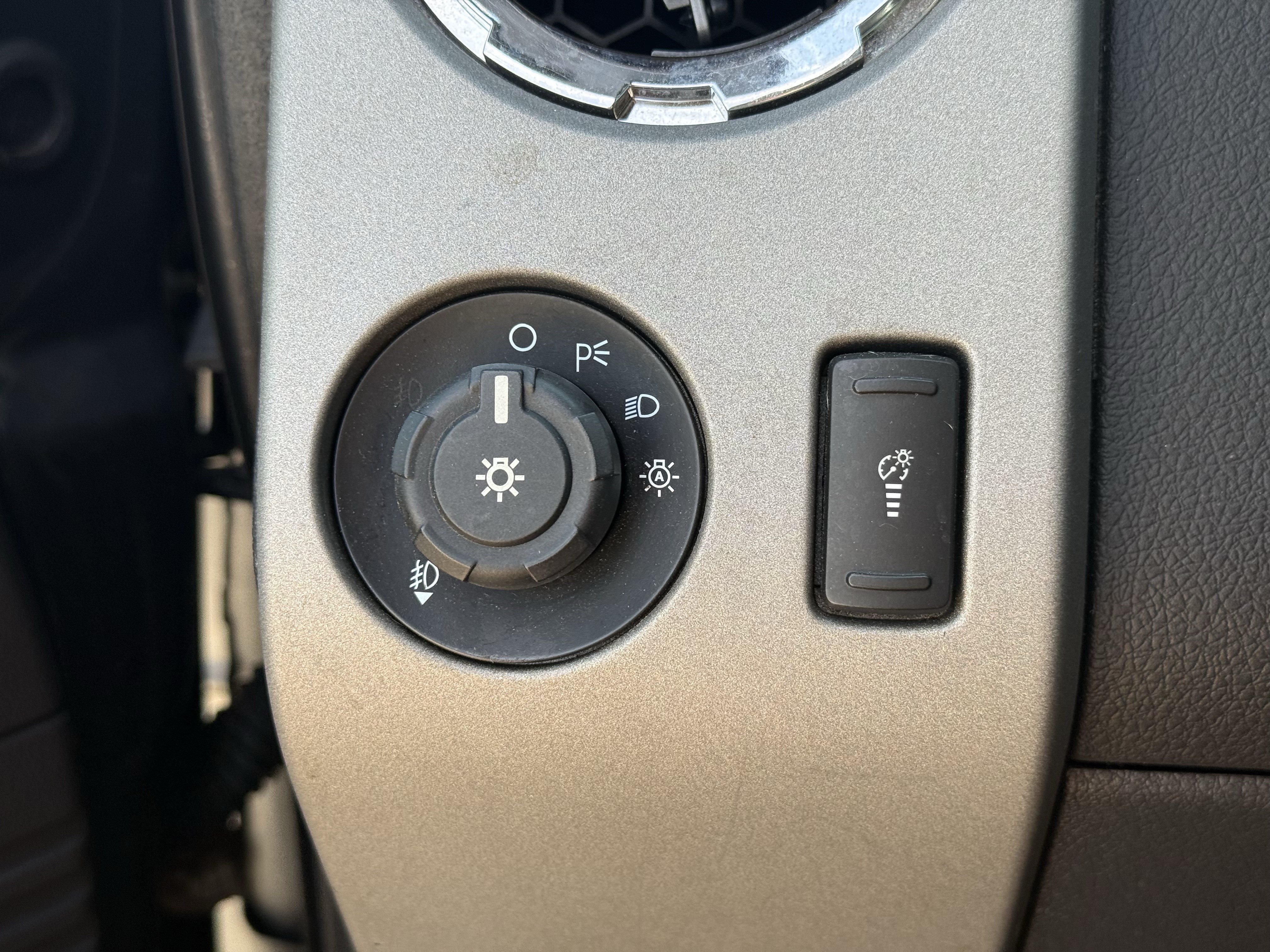 Used 2015 Ford F250 Lariat w/ Lariat Interior Package AWD/4WD image 25
