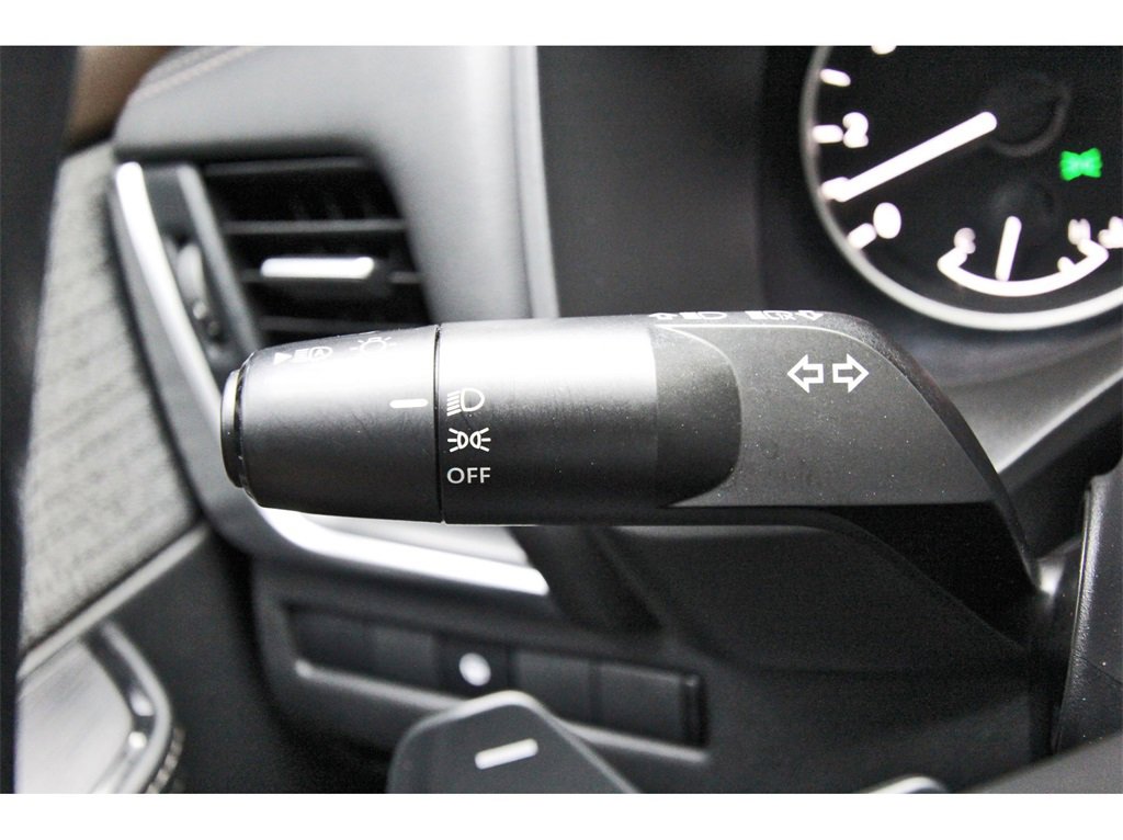 Used 2023 Nissan Rogue SV image 15