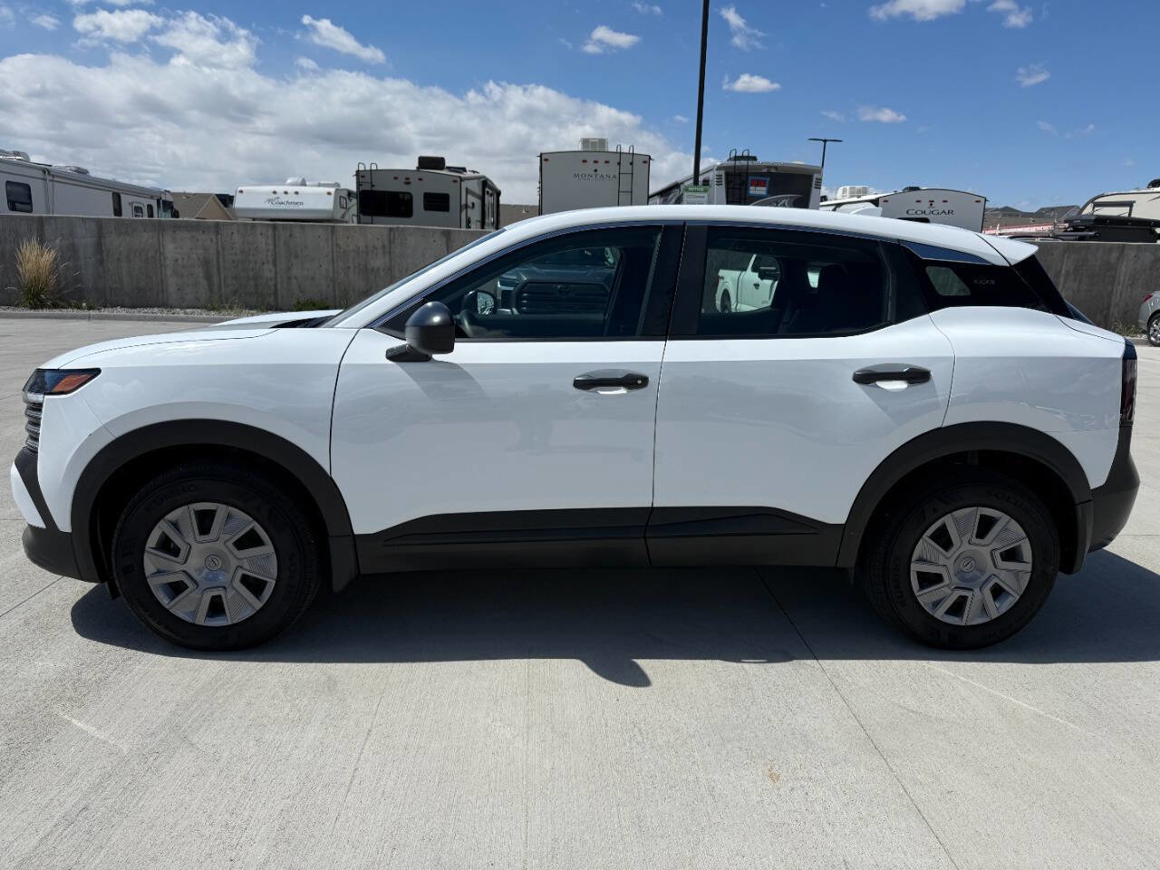 Used 2025 Nissan Kicks S image 6