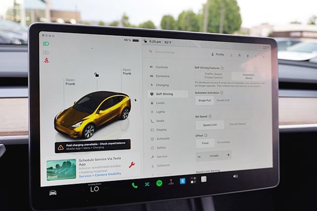Used 2024 Tesla Model Y Long Range AWD/4WD image 29
