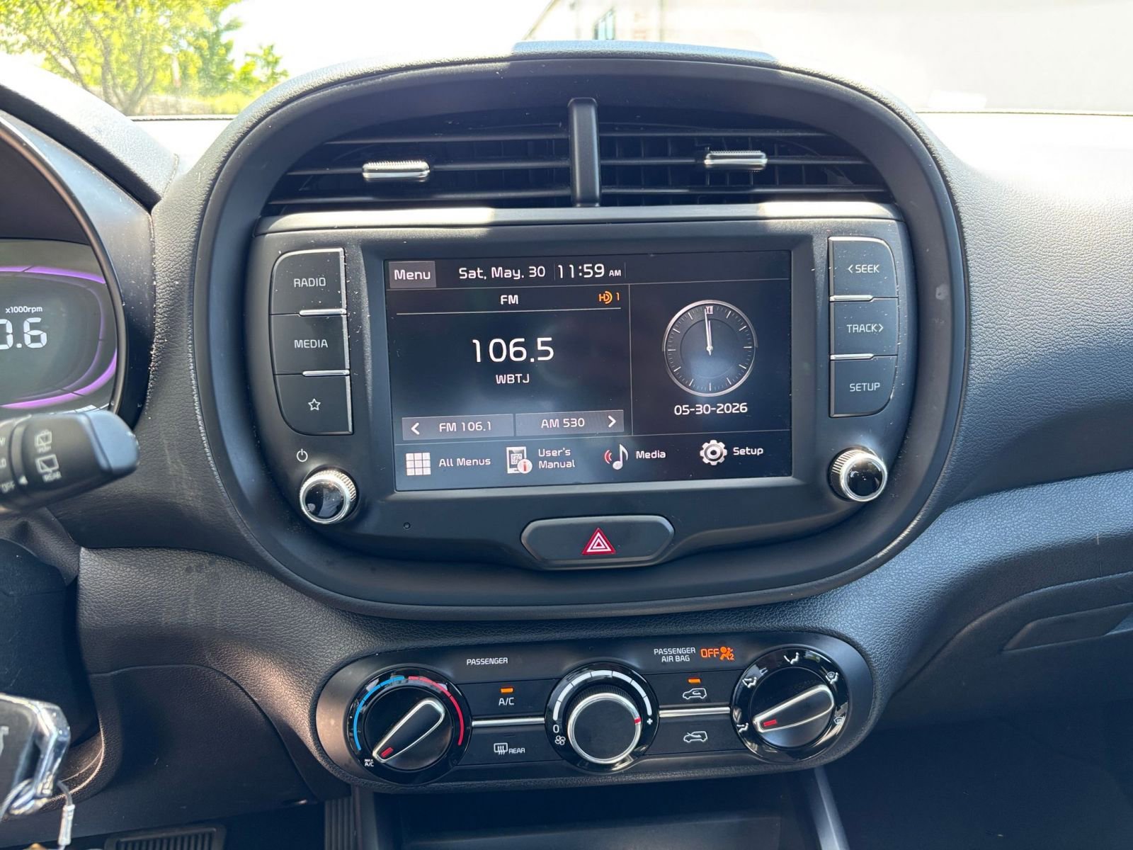 Used 2025 Kia Soul LX w/ LX Technology Package FWD image 17