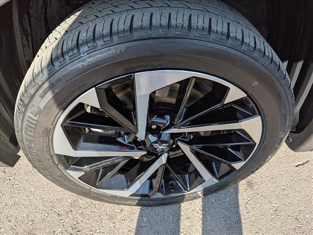 Used 2024 Mitsubishi Outlander SE image 9