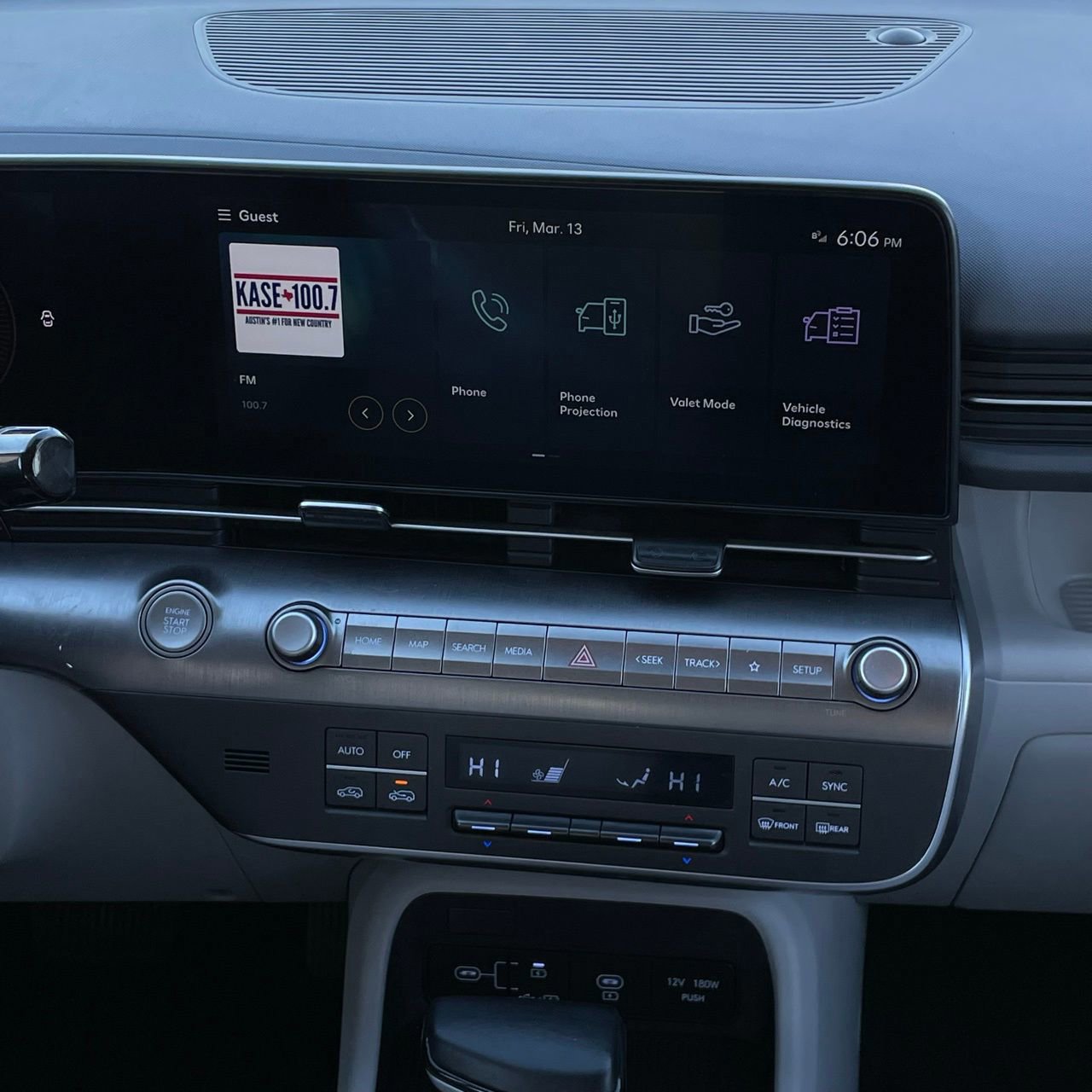 Used 2025 Hyundai Kona SEL image 16