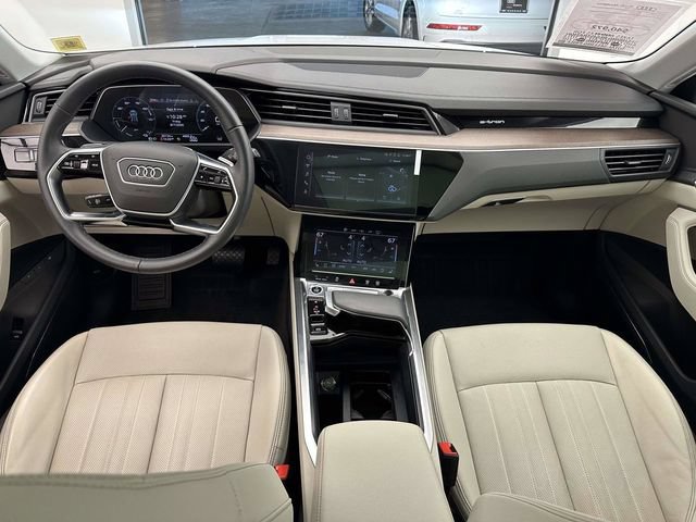 Certified 2024 Audi Q8 e-tron Premium Plus w/ Premium Plus Package AWD/4WD image 18