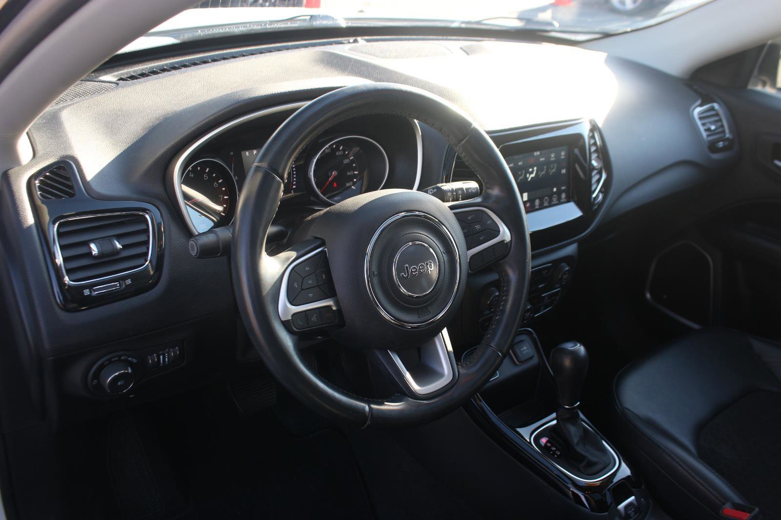 Used 2021 Jeep Compass Latitude w/ Sun and Sound Group image 14