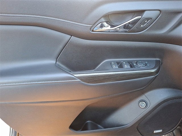 Used 2023 GMC Acadia SLT image 14