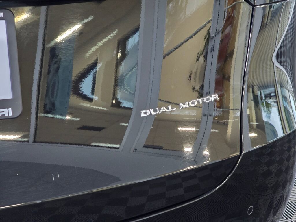 Used 2021 Tesla Model Y Long Range image 14