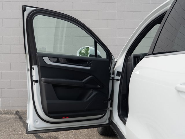 Certified 2024 Porsche Cayenne image 16