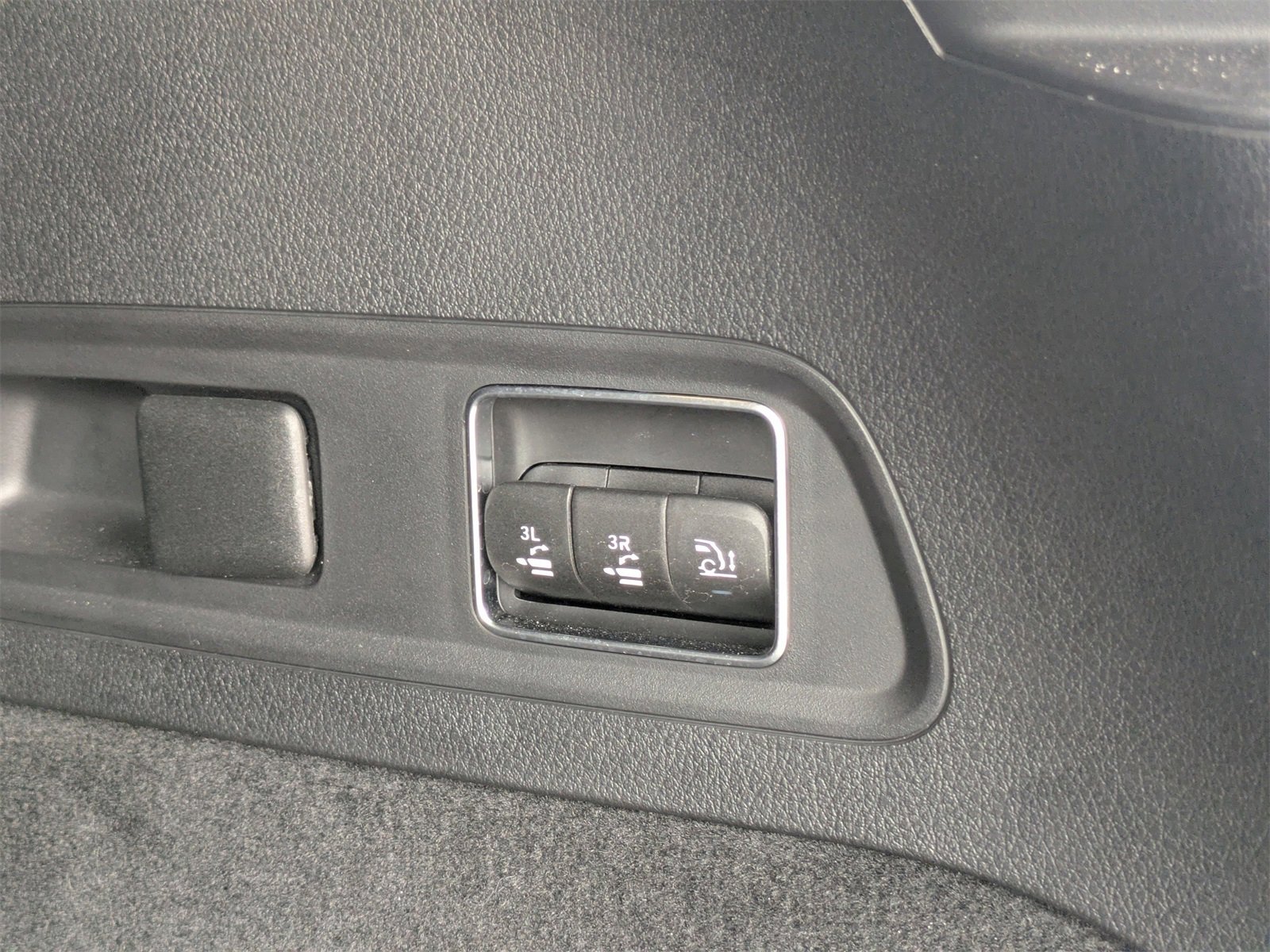 Used 2023 Mercedes-Benz GLS 580 4MATIC image 13