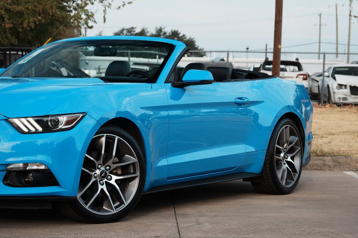 Used 2017 Ford Mustang Premium RWD image 22