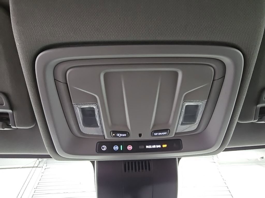 Used 2025 Chevrolet Silverado 2500 LT w/ Convenience Package image 25