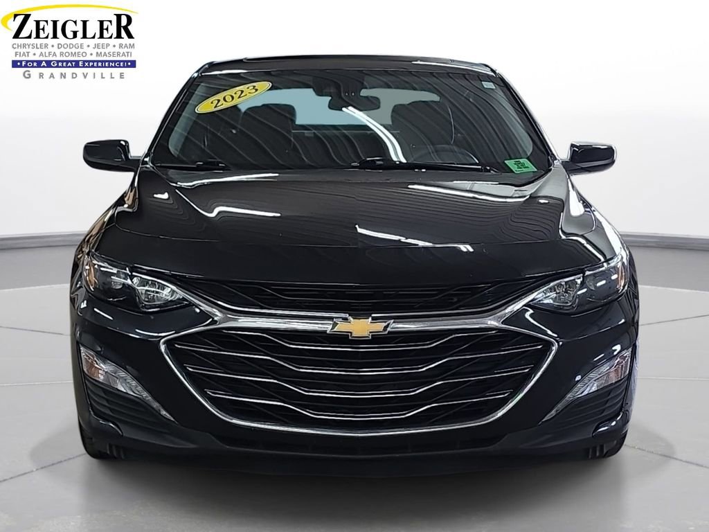 Used 2023 Chevrolet Malibu LT FWD image 2