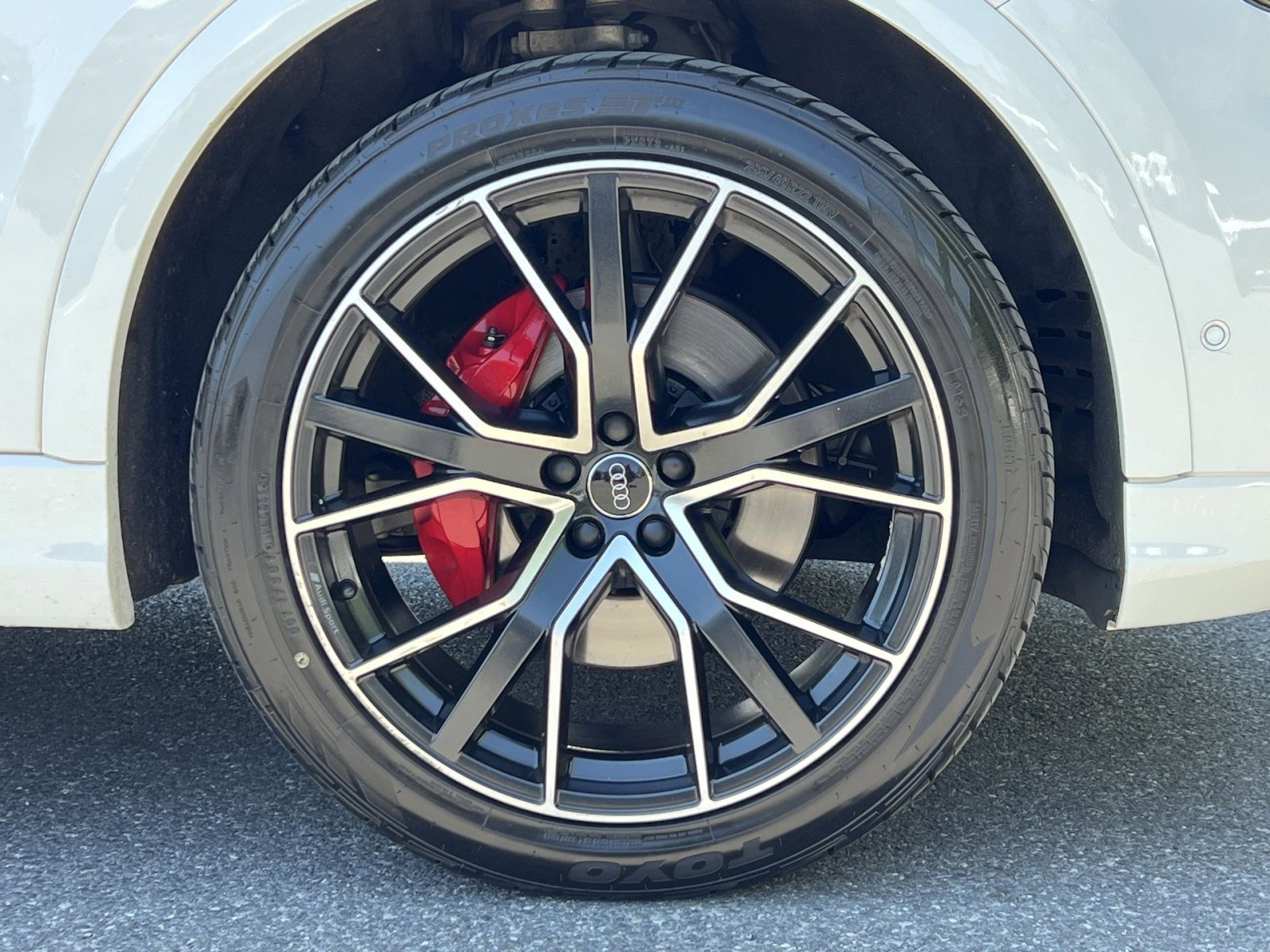 Used 2019 Audi Q8 Prestige AWD/4WD image 17