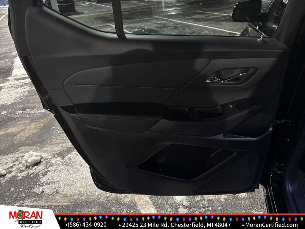 Used 2018 Chevrolet Traverse LT image 25