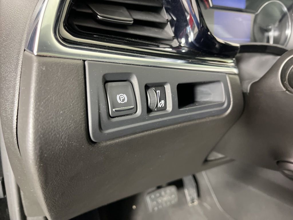 Used 2020 Cadillac XT6 Premium Luxury w/ LPO, Floor Liner Package image 29