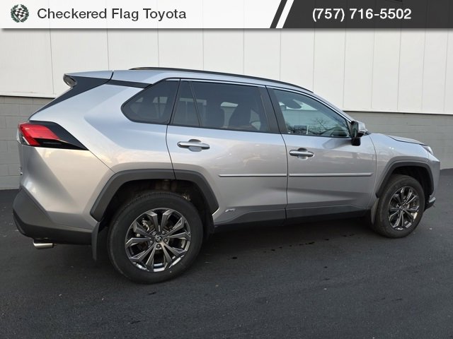 Used 2024 Toyota RAV4 XLE Premium image 8