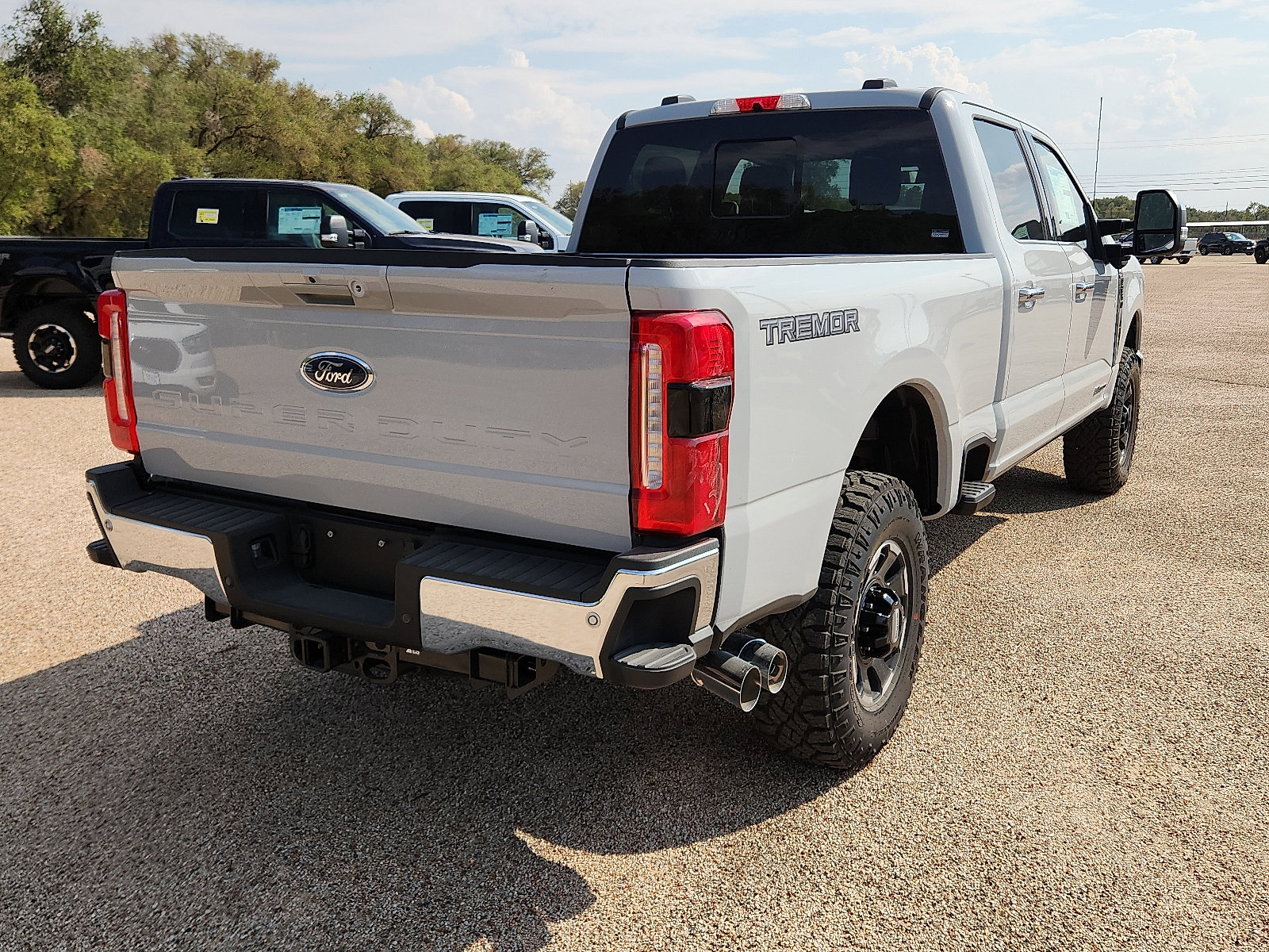 New 2026 Ford F250 Lariat w/ Tremor Off-Road Package image 4