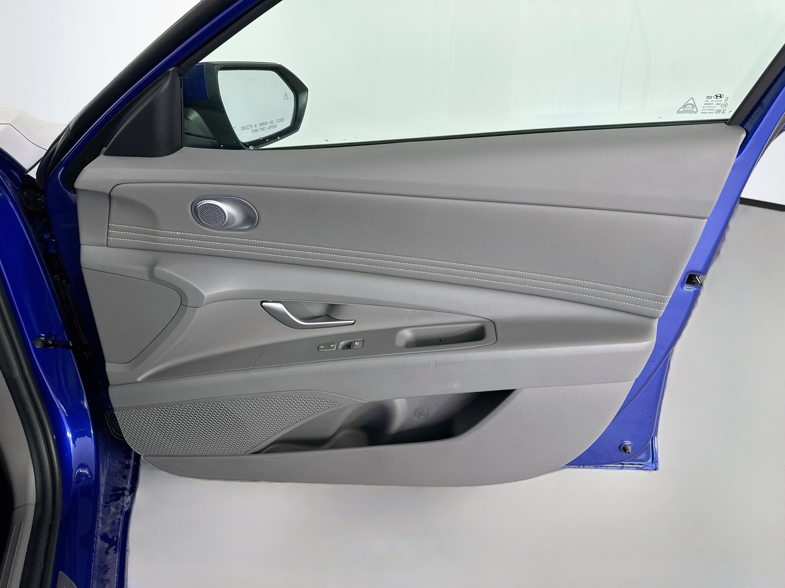 Used 2025 Hyundai Elantra SEL FWD image 34