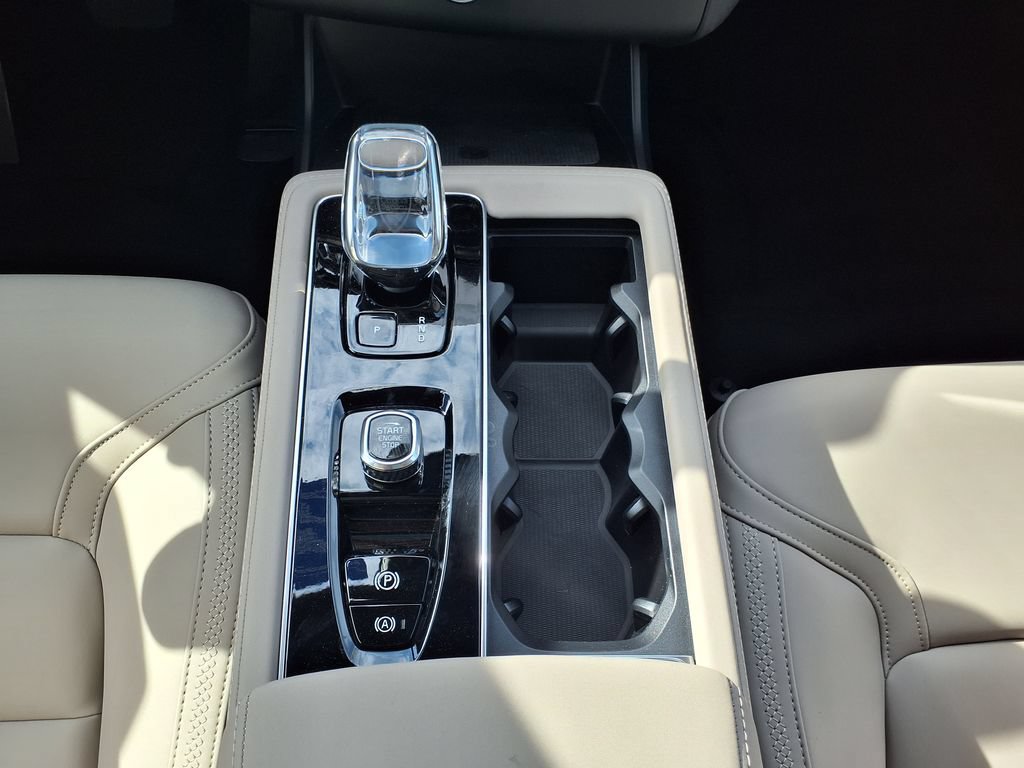 New 2026 Volvo XC90 B5 Plus w/ Protection Package Premier AWD/4WD image 28