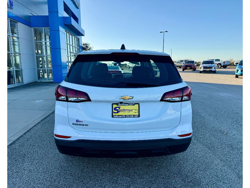 Used 2022 Chevrolet Equinox LS image 3