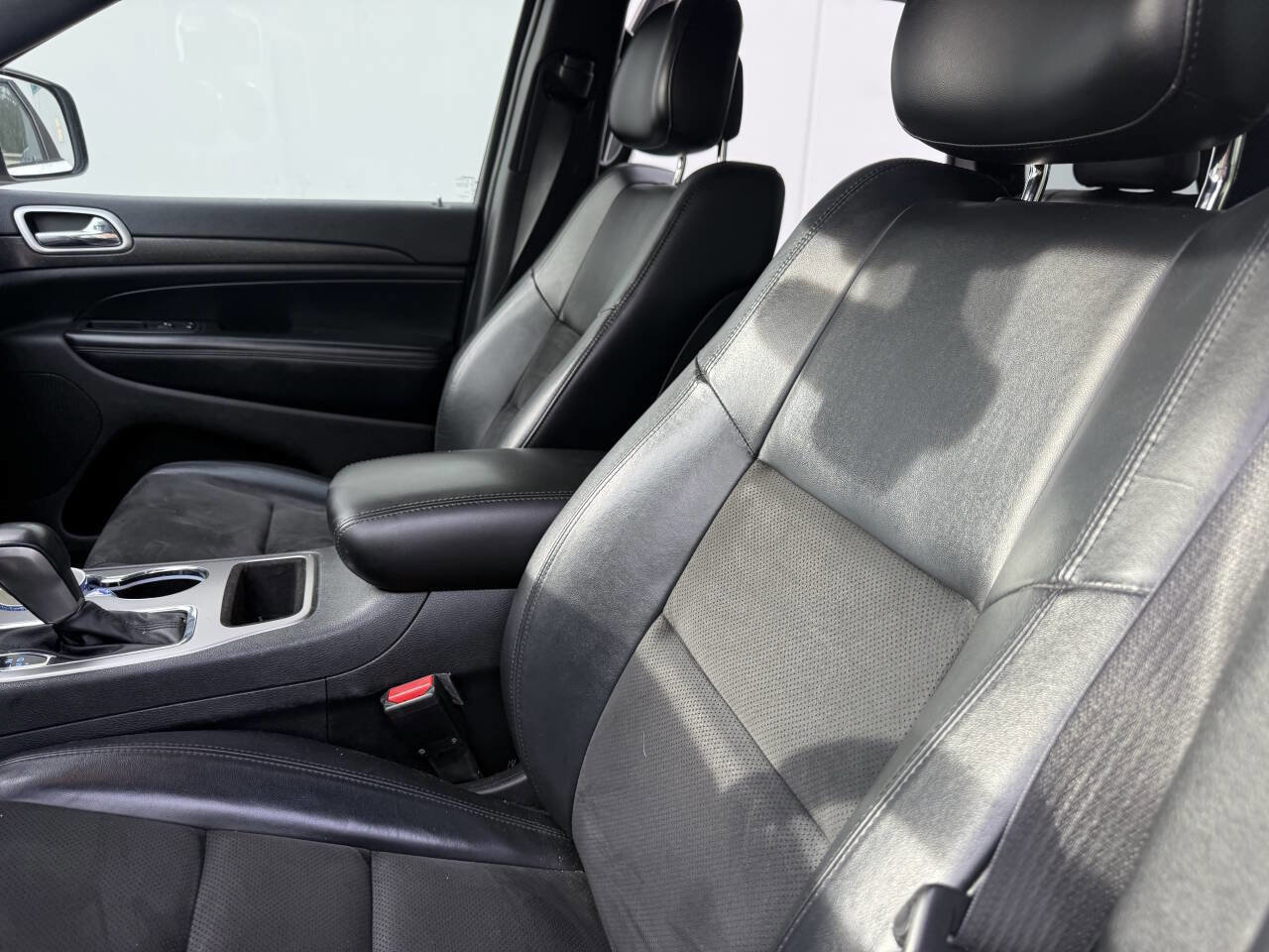 Used 2018 Jeep Grand Cherokee Altitude AWD/4WD image 21