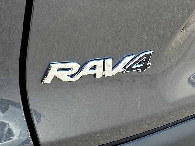 Used 2025 Toyota RAV4 XLE AWD/4WD image 30
