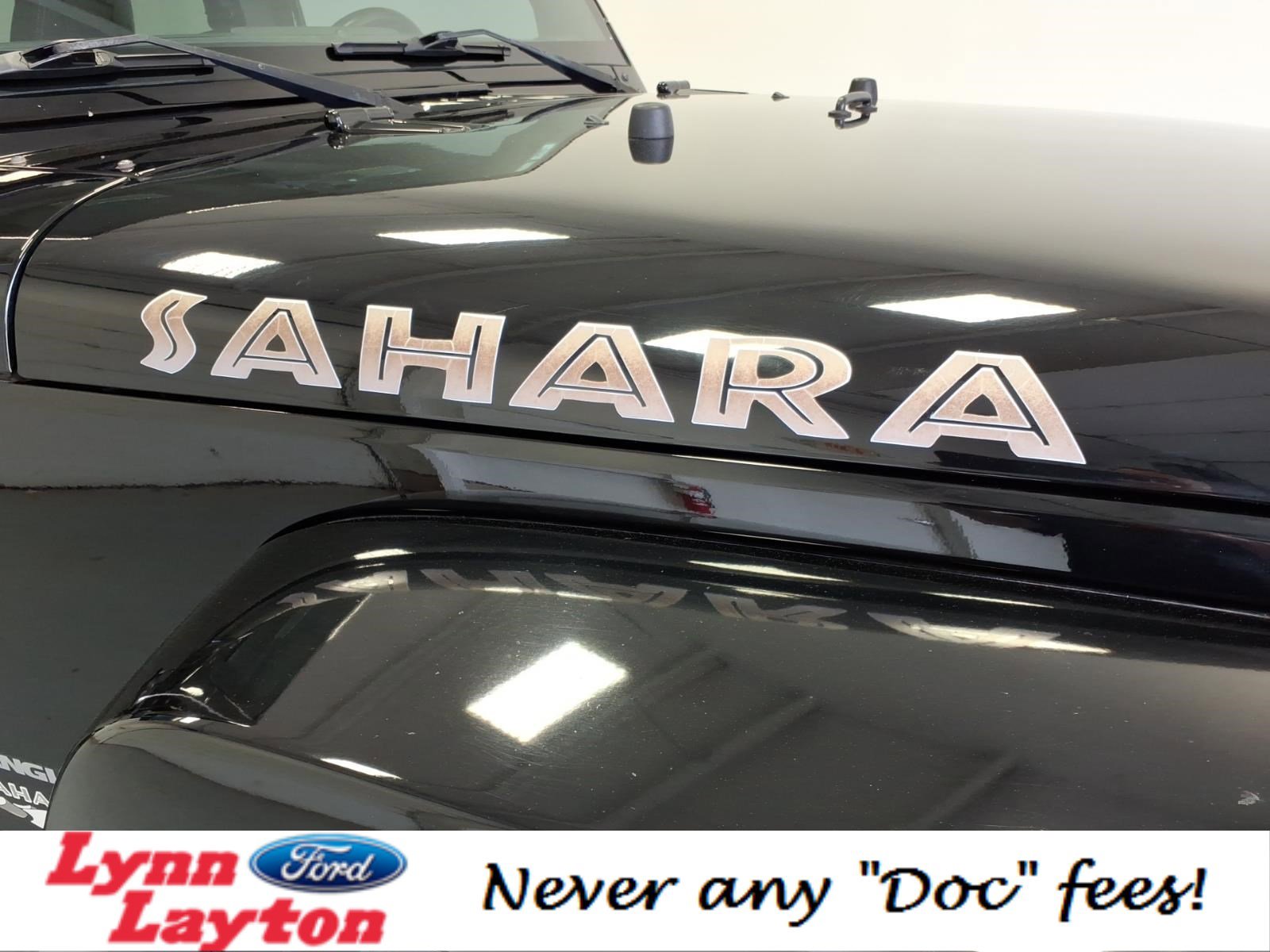 Used 2015 Jeep Wrangler Unlimited Sahara w/ Connectivity Group image 11