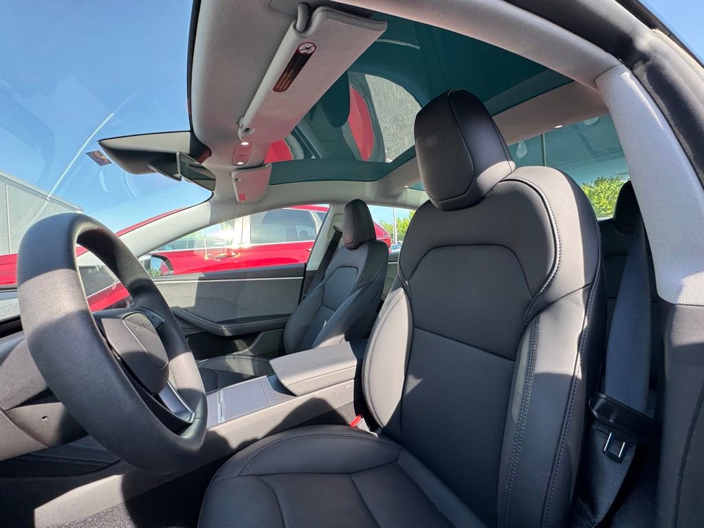 Used 2025 Tesla Model 3 Long Range RWD image 4